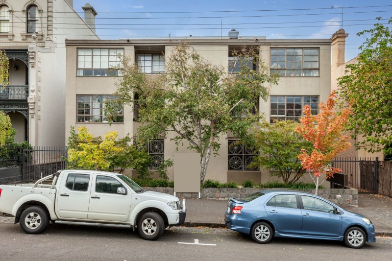 The apartment was close to the MCG.