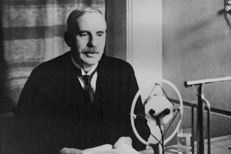 Ernest Rutherford delivers a lecture in New Zealand in 1926.