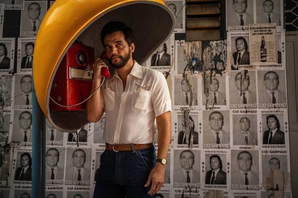 Wagner Moura plays Armando, a man seeking to escape Brazil’s dictators.