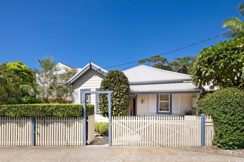 The 1920s cottage in Watsons Bay was purchased by Julie and Roger Bayliss in 1998 for $1.1 million.
