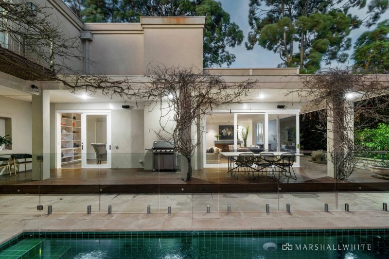 Gillon and Laura McLachlan have sold their Prahran home.