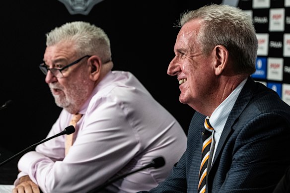 Wests Tigers chief executive Shane Richardson (left) and O’Farrell.