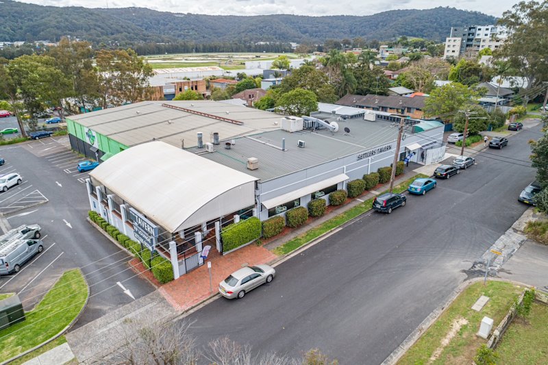 The Laundy family has offloaded The Settler’s Tavern in West Gosford.
