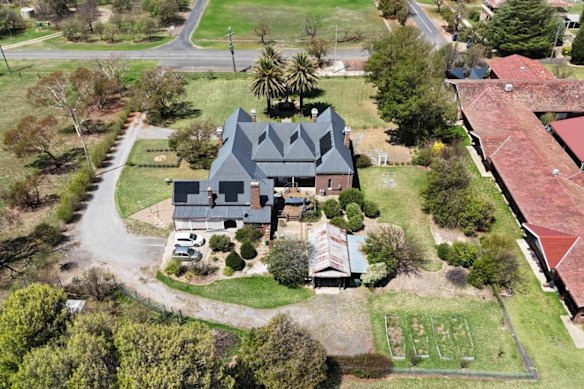 The changes aim to reduce conflict between owners and authorities over solar panels and preservation of heritage buildings, such as The Convent in Murrumburrah. The owners have installed solar panels on its roof. 