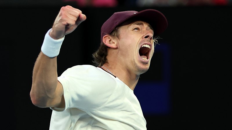 Alex de Minaur was in trouble. He stopped feeling sorry for himself, and rose to the occasion on Rod Laver Arena against Hamad Medjedovic of Serbia