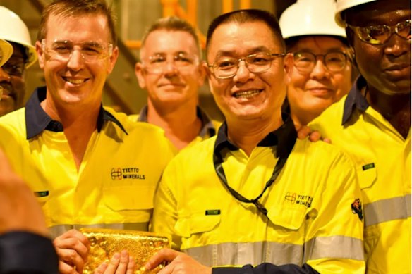 Third from right, Aurum Resources MD Caigen Wang. With over 3m ounces of gold on his books already at Aurum, Caigen Wang is well on his way to producing another bankable gold resource in West Africa after successfully leading ASX listed Tietto Minerals from small time explorer to producer in Cote D’Ivoire.