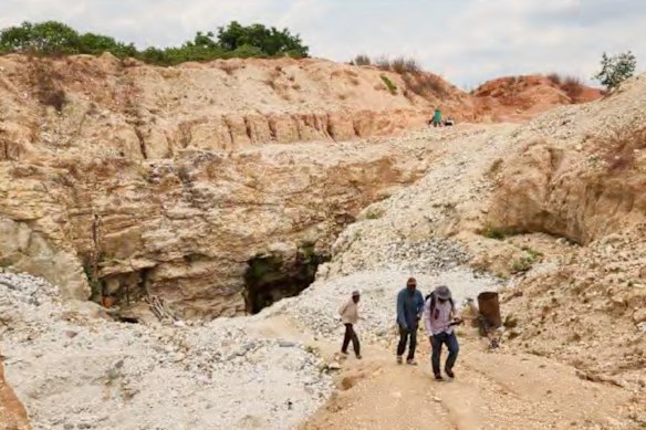 Lithium spodumene at Chariot Resources’ Nigerian lithium projects in the state of Oyo.