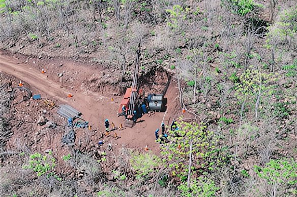 Lindian Resources has commenced a diamond-drilling program at its high-grade North Knoll rare-earth prospect, which forms part of the company’s world-class Kangankunde project in Malawi.