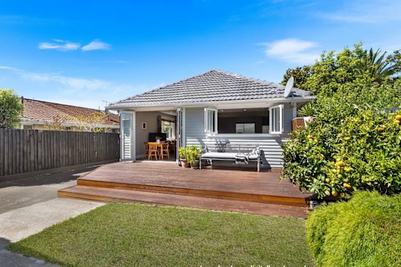 The Sumner home is a stroll away from the beach.