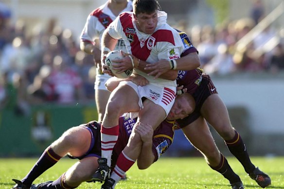 Darren Treacy playing for the Dragons in 2001.
