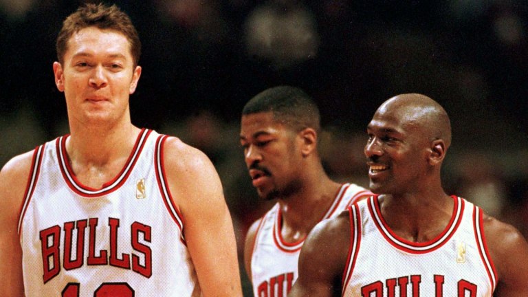 Luc Longley e Michael Jordan durante i playoff NBA del 1997.