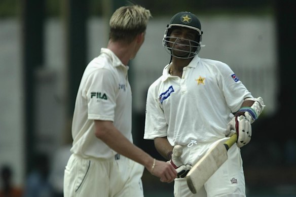 Shoaib Akhtar faces up to Brett Lee in 2002.