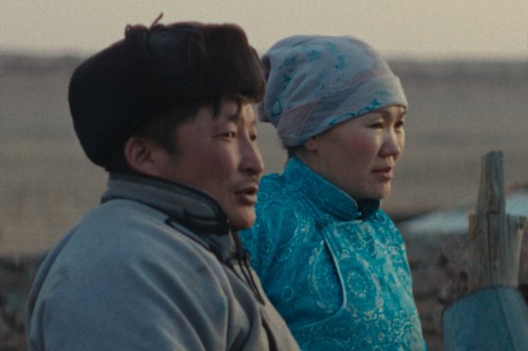Otgonzaya Dashzeveg (Zaya) and Davaasuren Dagvasuren (Davaa) are the stars, subjects, and co-writers of the film. 