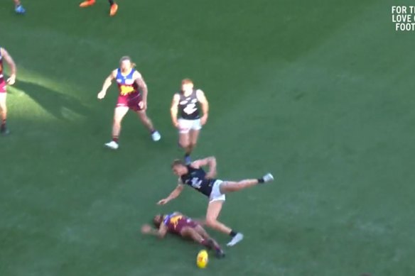 Patrick Cripps was initially suspended for this incident, but the decision was overturned on appeal. 