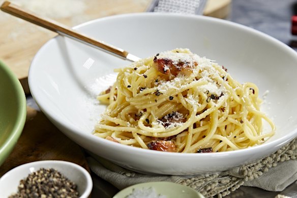 Turn leftover Christmas ham into spaghetti hamonara.