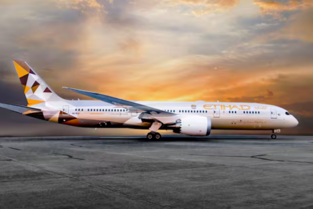 Etihad plans to offer passengers free health insurance.