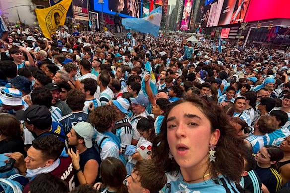 Moresco at the “banderazo” rally of Argentinian fans in Times Square on Saturday before the final.