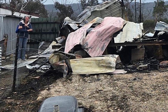 Ilona Ambrus, who had terminal cancer, arrived at her property to find it destroyed by fire. There is a warrant out for her former husband’s arrest.