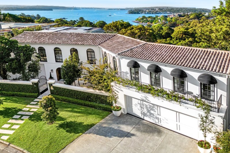 The F. Glynn Gilling-designed house that failed to sell in 2020 for $14 million sold this week for more than $25 million.