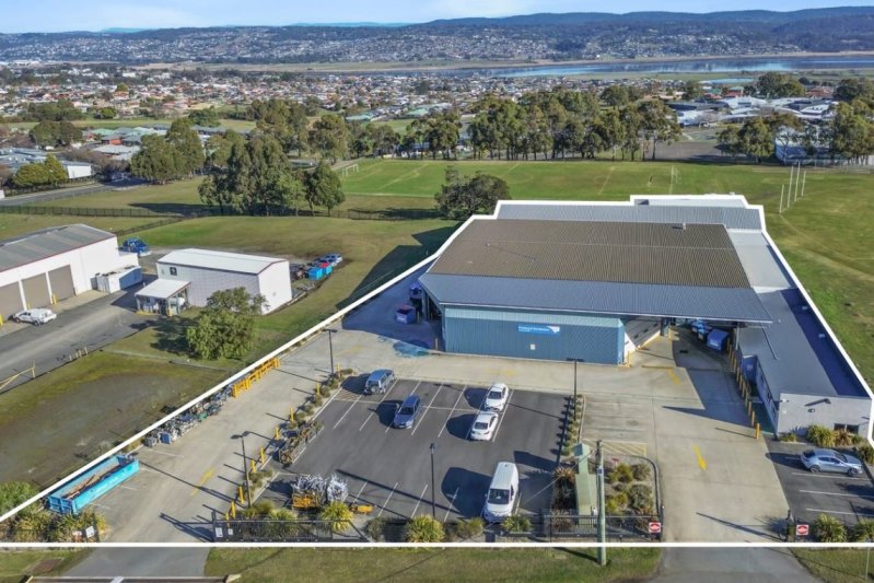 The 5763-square-metre site has a warehouse.