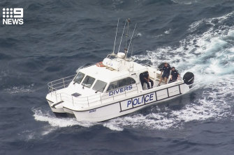 Les plongeurs de la police de NSW sont à Dover Heights pour inspecter les conditions de l'océan dans le but de réduire ce qui aurait pu arriver à Melissa Caddick.