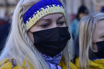 Irina, de Lituanie, qui vit en Écosse, a assisté à un rassemblement anti-Poutine à Édimbourg le dimanche 27 février 2022 parce qu'elle dit craindre que son pays ne soit la prochaine cible de Poutine.