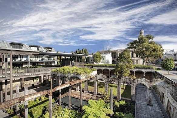 The show would be held at the Paddington Reservoir Gardens.