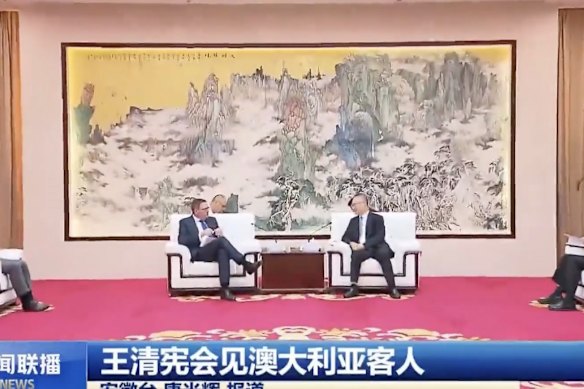 Anhui governor Wang Qingxian with Daniel Andrews in July.