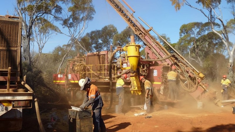 Mining heavyweight joins the party at Macarthur WA iron ore play