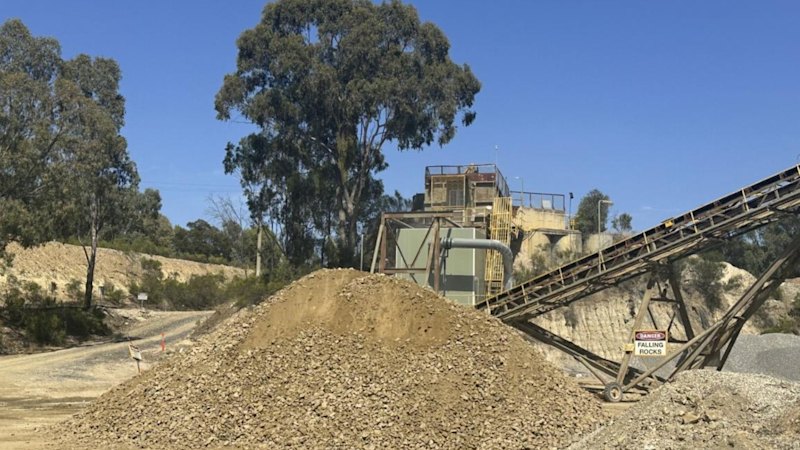 Kaiser pumps up cash stash from Tasmanian gold mine