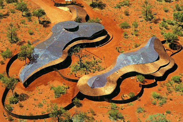 The award-winning Uluru-Kata Tjuta Cultural Centre was opened in 1995 to mark the 10th anniversary of Uluṟu-Kata Tjuṯa being handed back to its Traditional Owners.