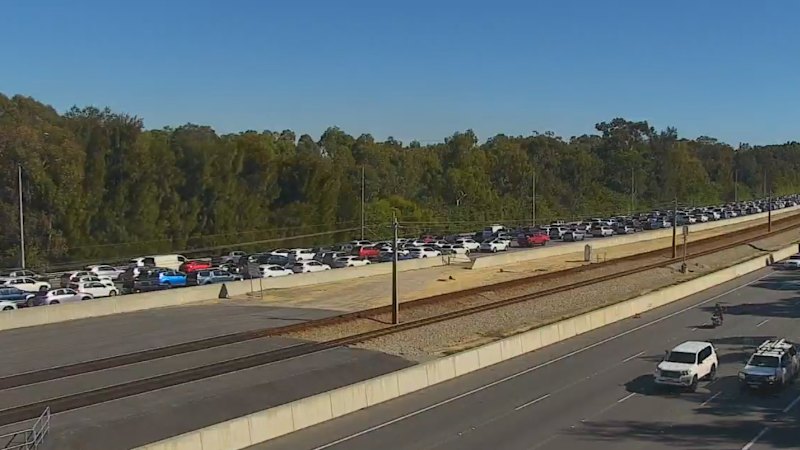 Driver killed after car rolls on Mitchell Freeway
