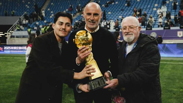 Kevin Muscat with son James and father David.