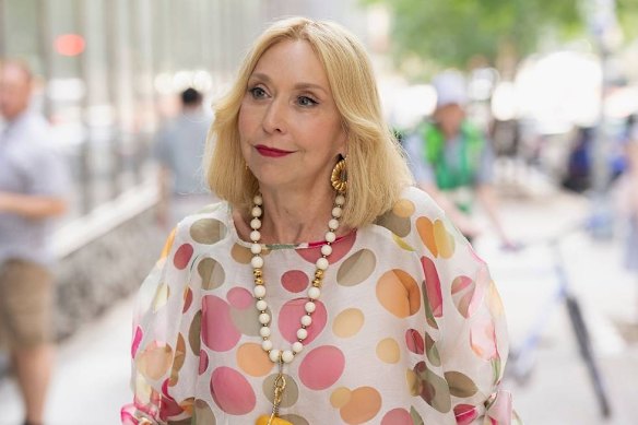 Bitsy von Muffling (Julie Halston) returns to death-stare some influencers. 