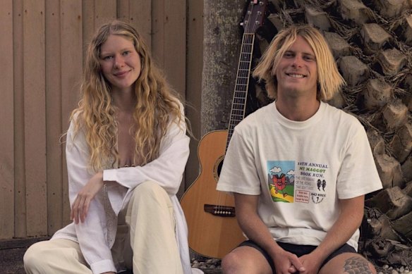 De Ruyter and his sister, Alysha, regularly perform on the NSW South Coast and on Sydney’s northern beaches.