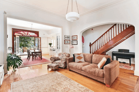 Images of the home in 1 Longview Street, Balmain, from the Cobden Hayson online listings.