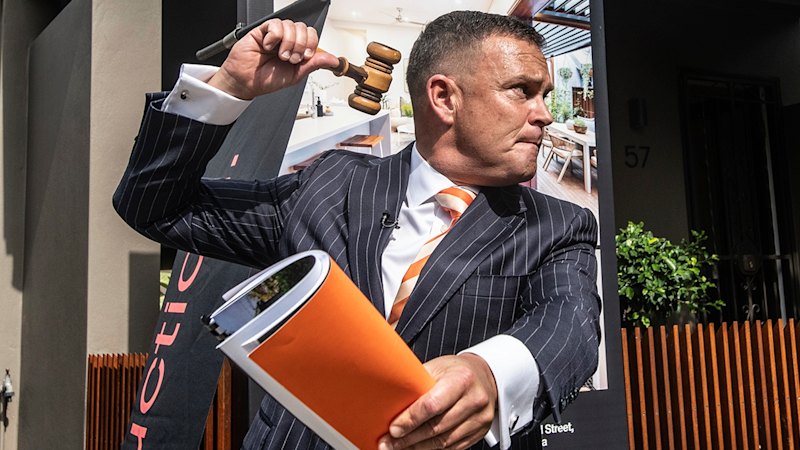 Major spike in home owners cutting sale price as ‘negative energy’ dampens property market