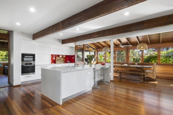 Alfred Lodge has six bedrooms, four bathrooms and is set on 18 hectares of land.