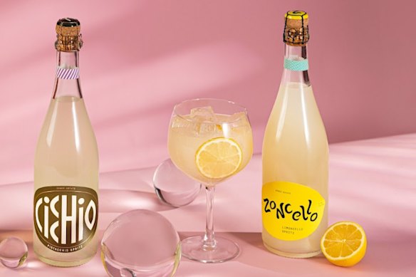 Cicchio pistachio spritz (left) and Zoncello limoncello spritz.