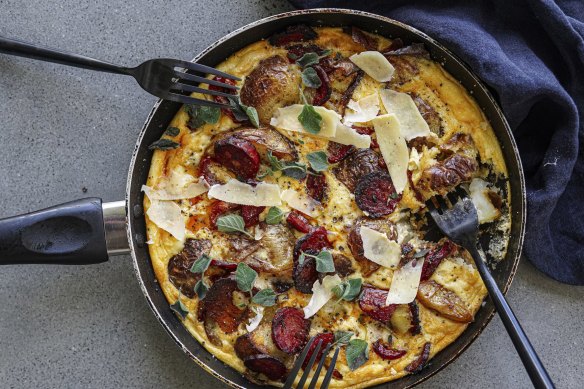 Adding some of the potato and chorizo midway through the cooking time will ensure you have some crispy chunks on top.