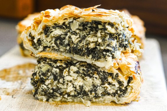  Spanakopita with puff pastry and haloumi.