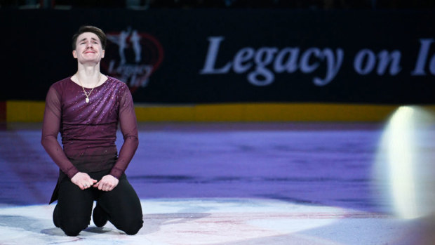 67709098a7ca1909bfd7902ed738cbb3f7606016 Maxim Naumov breaks down in tribute to parents killed in plane crash