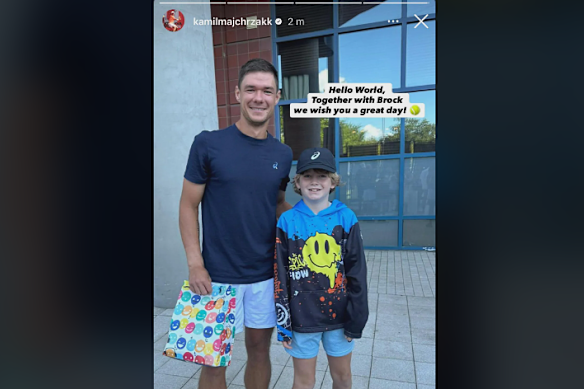 Majchrzak’s Instagram story showed him meeting up with the young fan to give him a replacement hat.