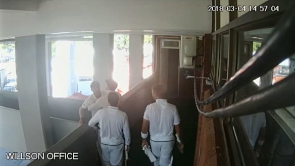 Leaked footage of David Warner and Quinton de Kock clashing in Durban during the first Test.