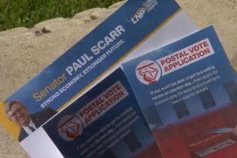 Les lettres ont été envoyées par le bureau du sénateur Paul Scarr du PNL.