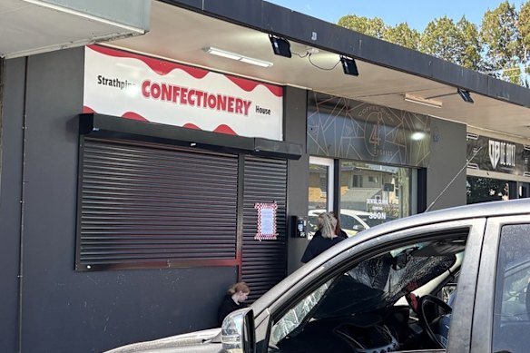 Strathpine Confectionary House busted for illegal tobacco in Brisbane.