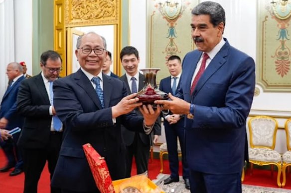 Venezuelan president Nicolás Maduro meets Chinese diplomat Qiu Xiaoqi in Caracas on January 3, hours before his capture by US special forces. 