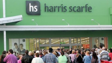Harris Scarfe has gone into receivership less than a month after a deal to sell the chain to Allegro Funds.