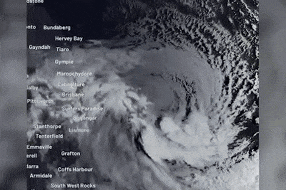 Cyclone Alfred: Why has the storm slowed down?