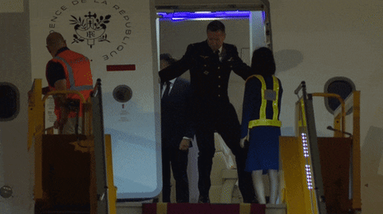 Macron-Brigitte face shove gif